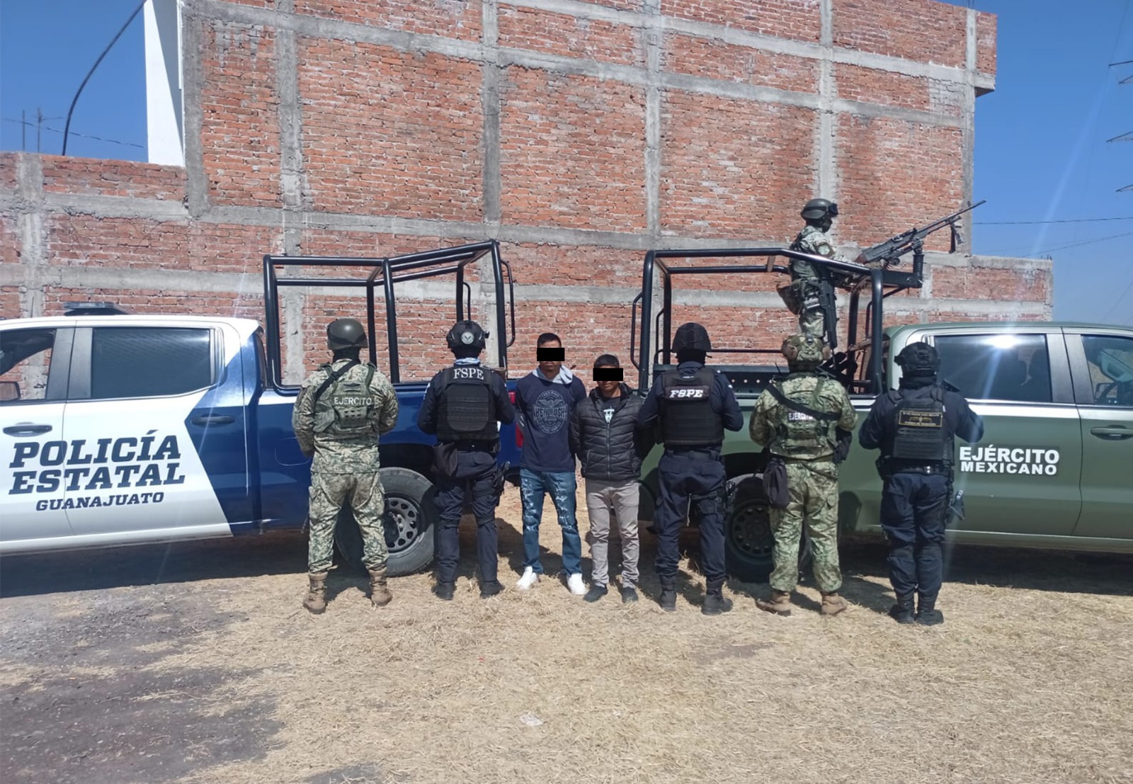 Detienen FSPE a dos presuntos distribuidores de droga en Pénjamo