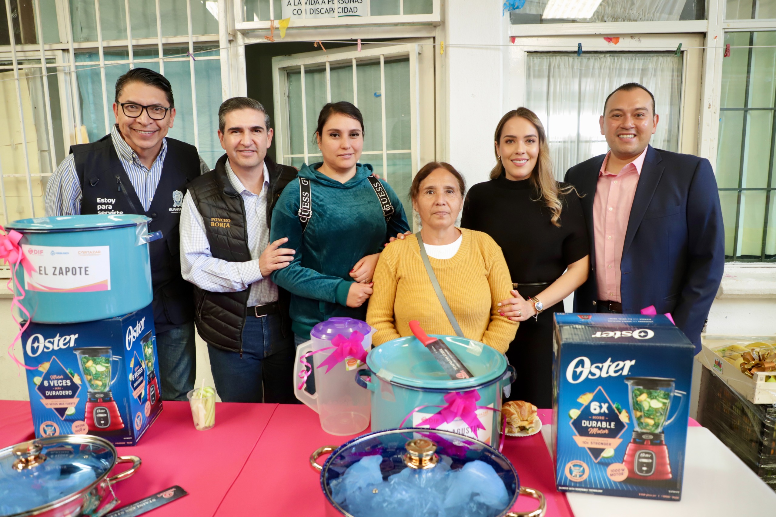 Impulsa DIF Estatal nutrición infantil entregando proyectos de inversión para comedores