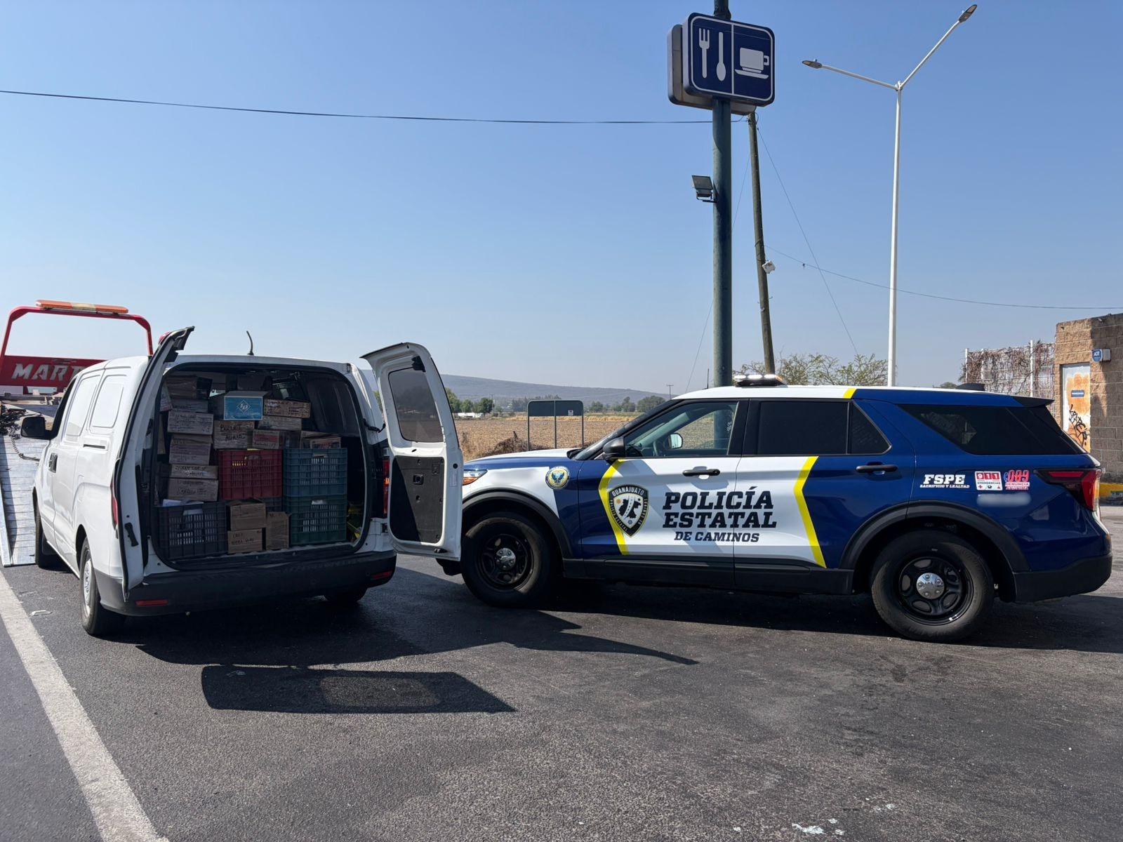 Asegura PEC mercancía con valor de 500 mil pesos en la autopista Salamanca-Morelia