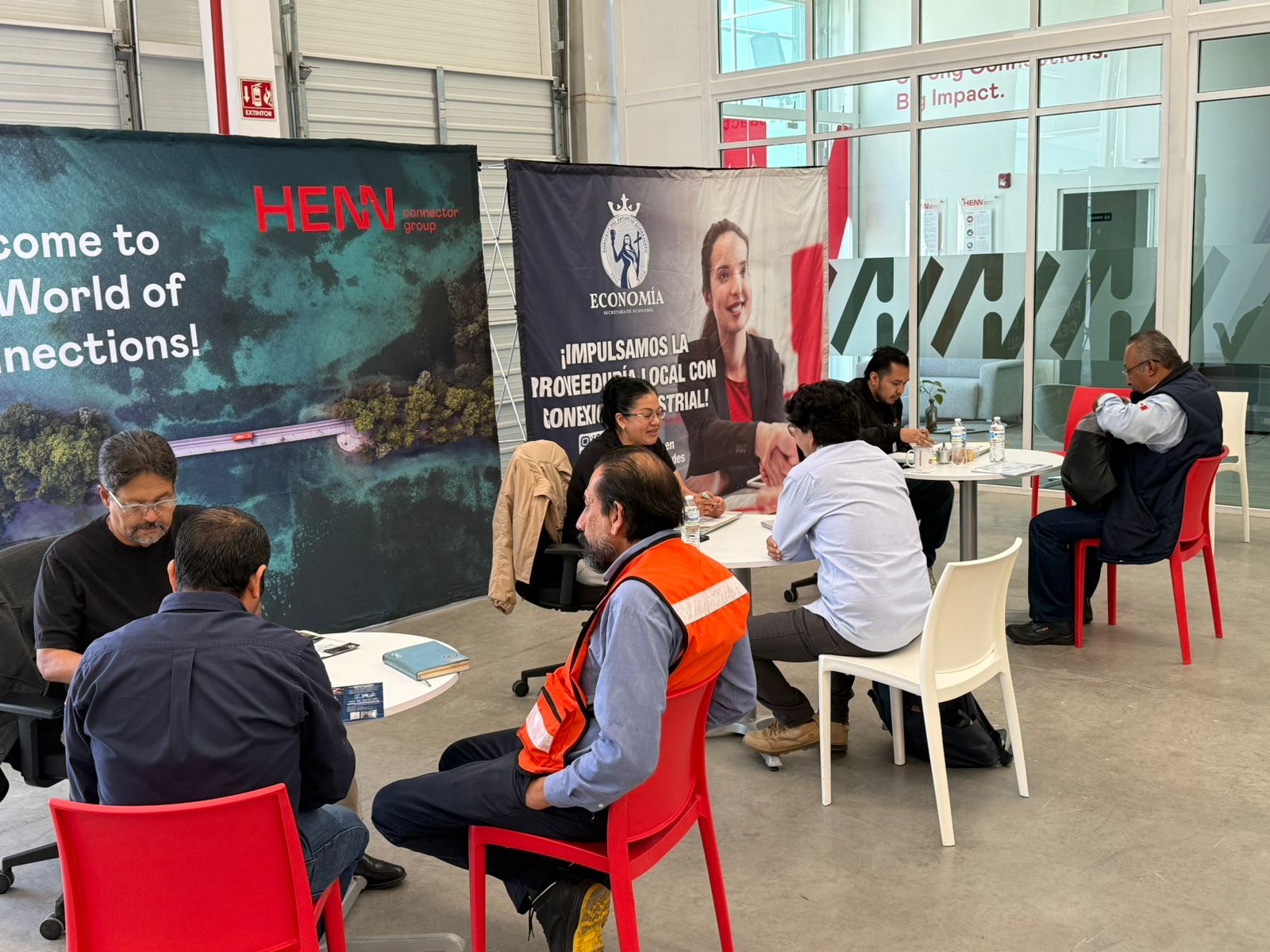 La Secretaría de Economía vincula a empresas guanajuatenses con la firma automotriz HENN a través de Conexión Industrial