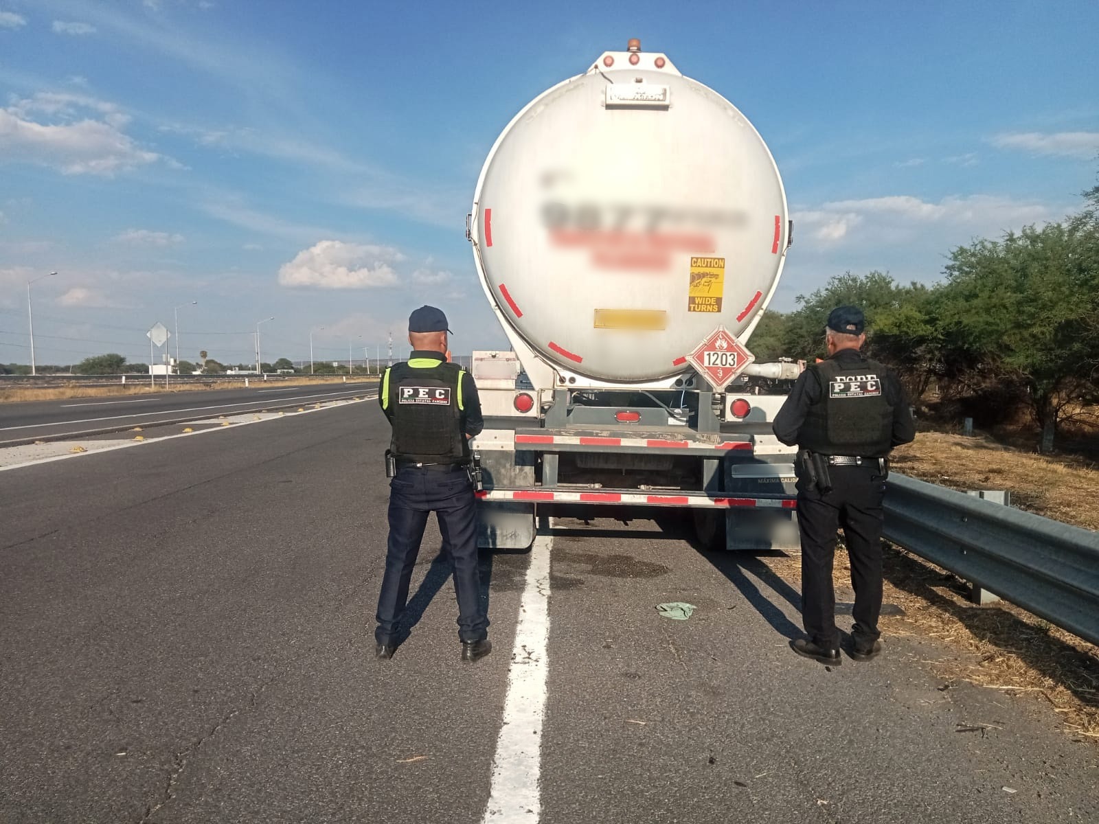 Asegura Policía Estatal de Caminos 55 mil litros de hidrocarburo en Celaya