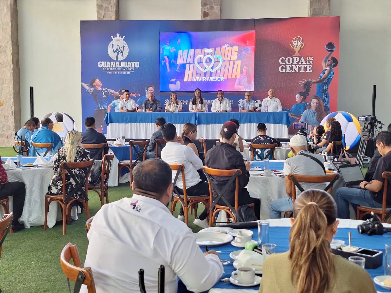La Copa de la Gente se fortalece en el 2026 al incluir mayor número de municipios y participantes. Por primera vez genera espacios para la participación de deportistas con discapacidad en fútbol 7 y paratletismo.