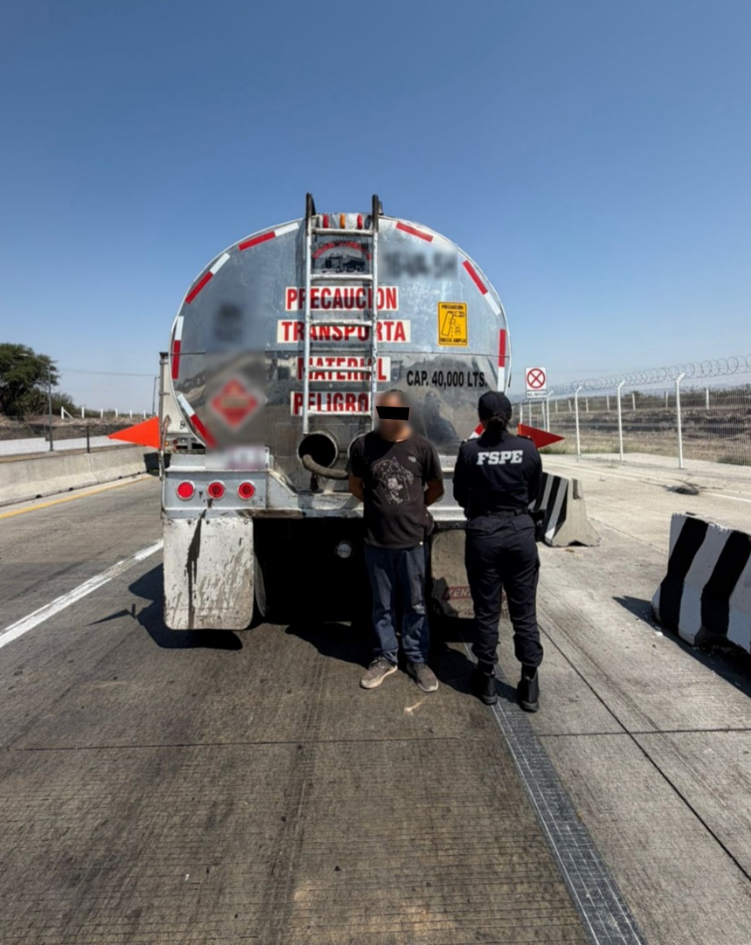 Asegura Policía Estatal de Caminos 40 mil litros de hidrocarburo durante operativo en Apaseo el Grande