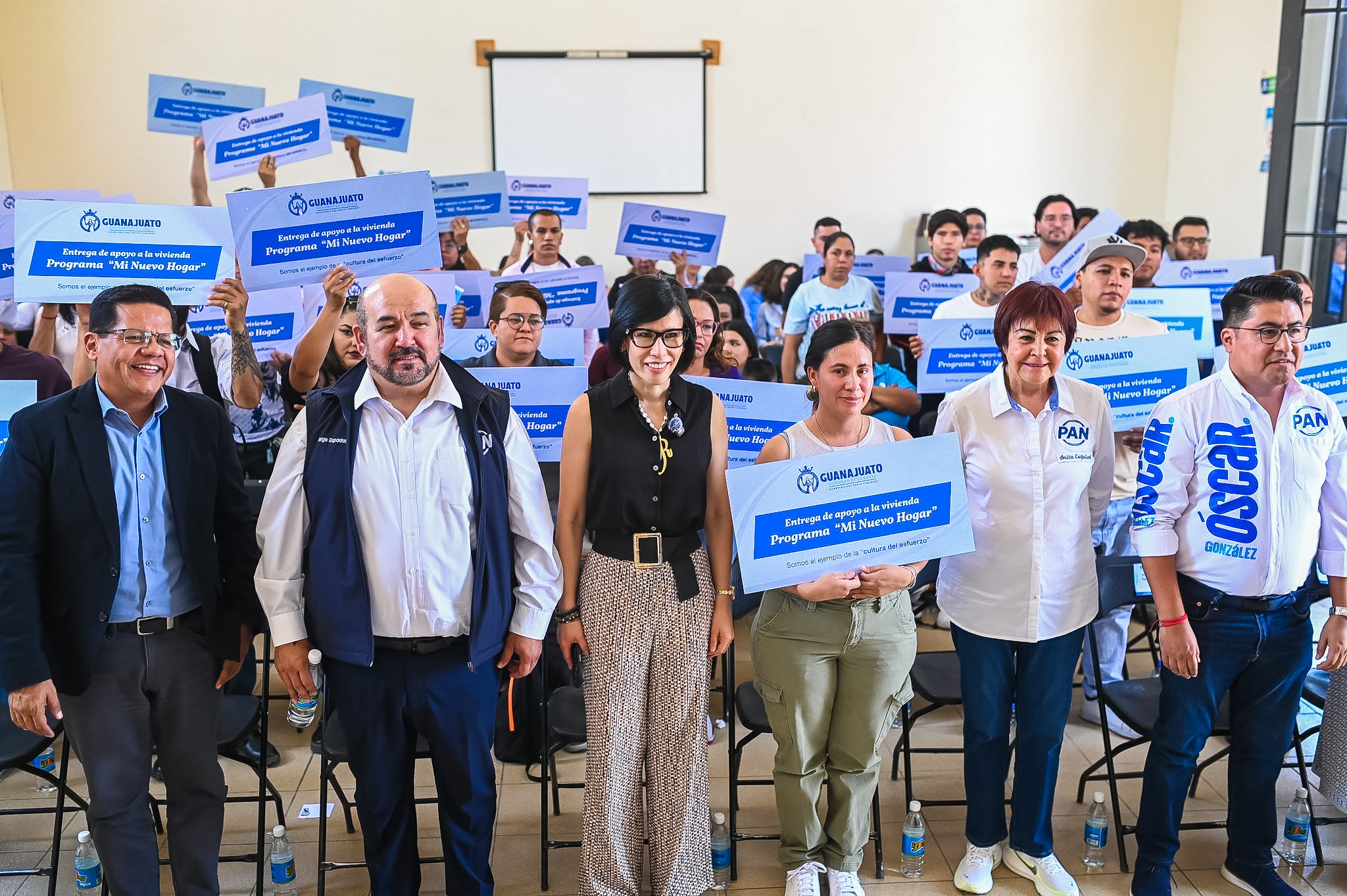 Secretaría del Nuevo Comienzo entrega apoyos del programa Mi Nuevo Hogar para las familias leonesas