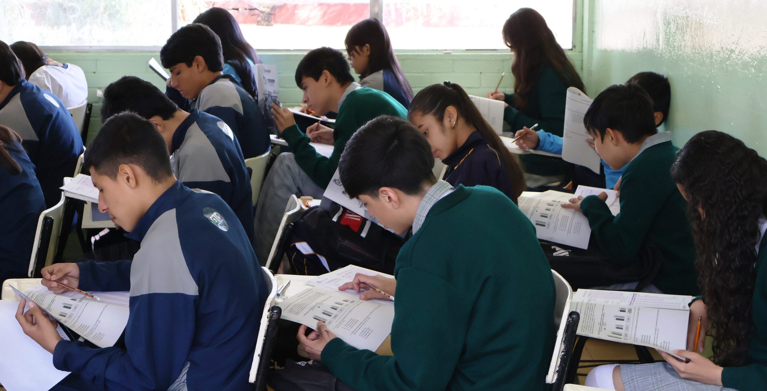 De secundaria a bachillerato: SEG fortalece el aprendizaje y acompañamiento de las y los jóvenes.