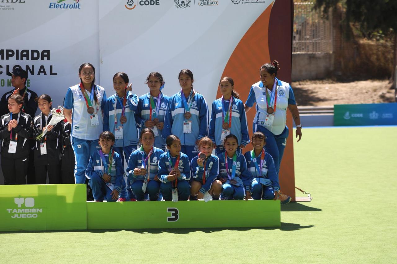 LLEGAN LAS MEDALLAS EN HOCKEY
