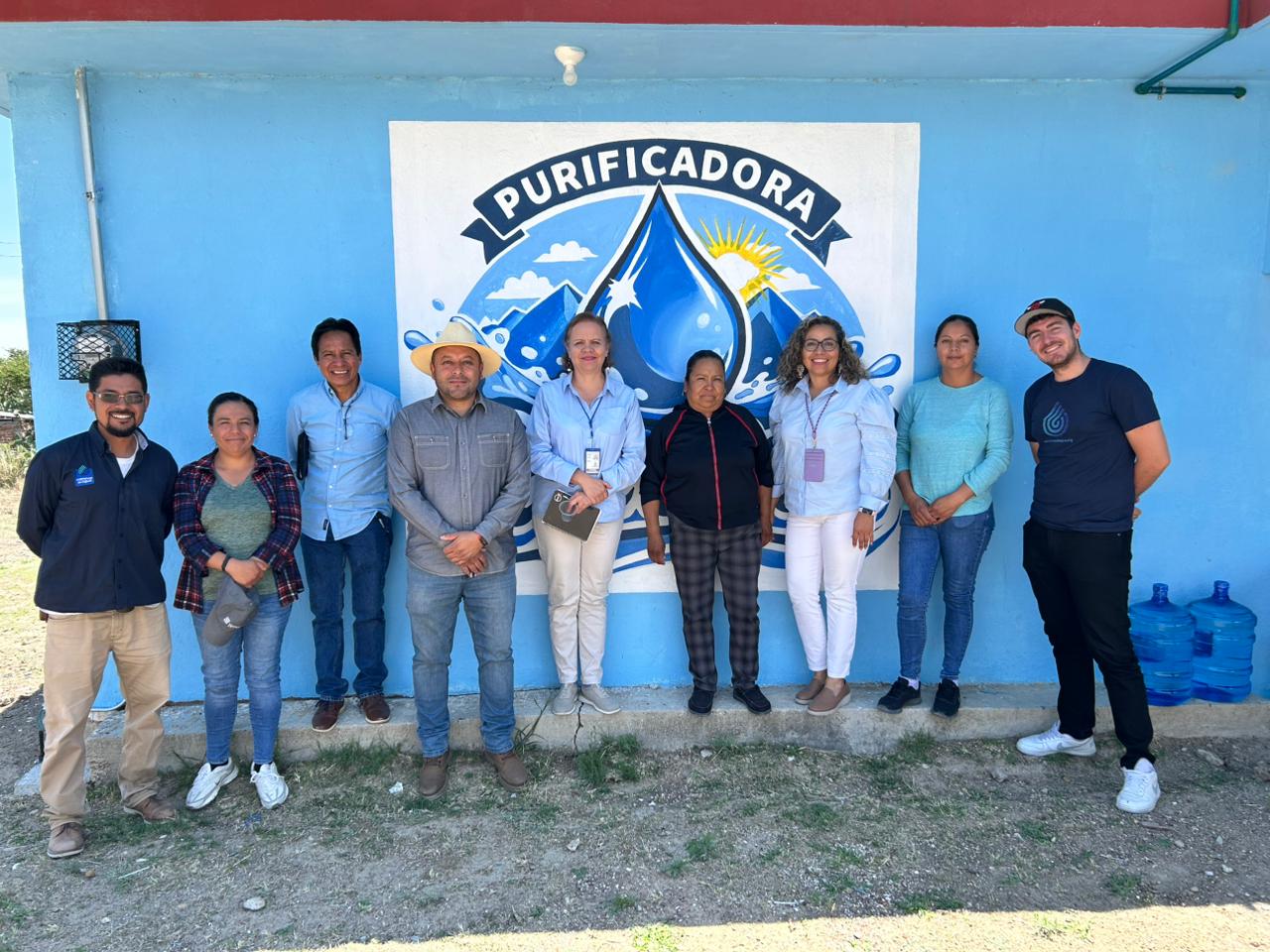 Trabajan en equipo con la gente para el desarrollo de obras hidráulicas