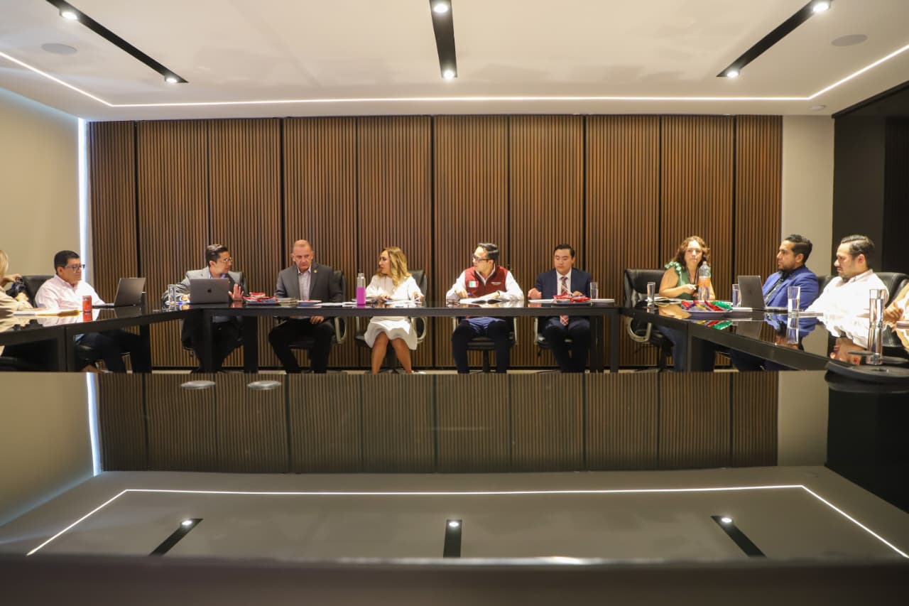 Gobierno de la Gente fortalece acompañamiento a viajeros; SECTURI, PROFECO e integrantes de agencias de viaje inician mesas de trabajo para proteger al consumidor
