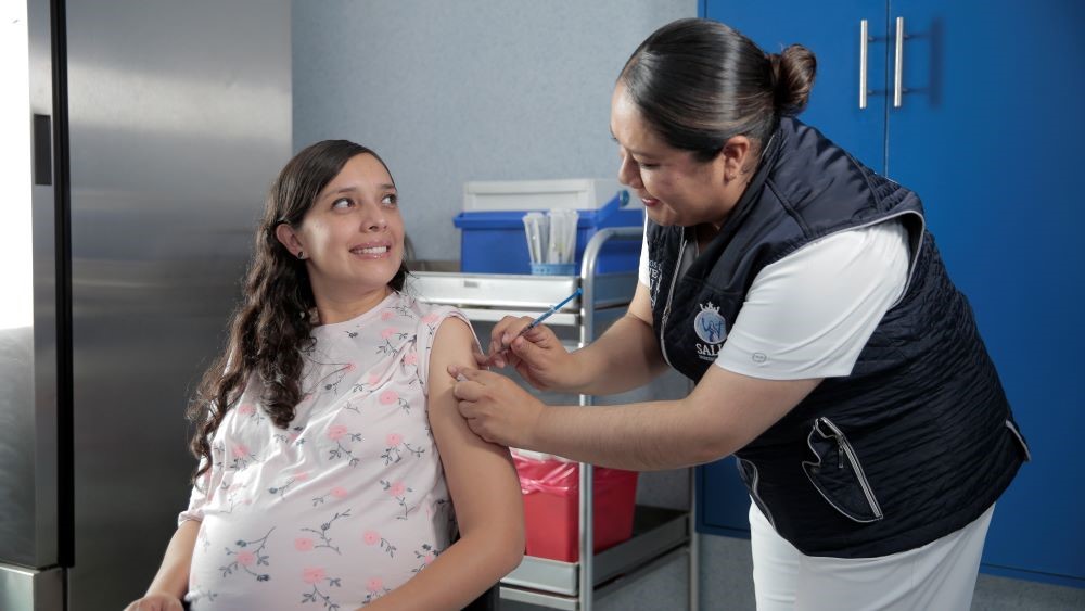 SSG protege a más de 650 embarazadas contra el Virus Sincitial Respiratorio.