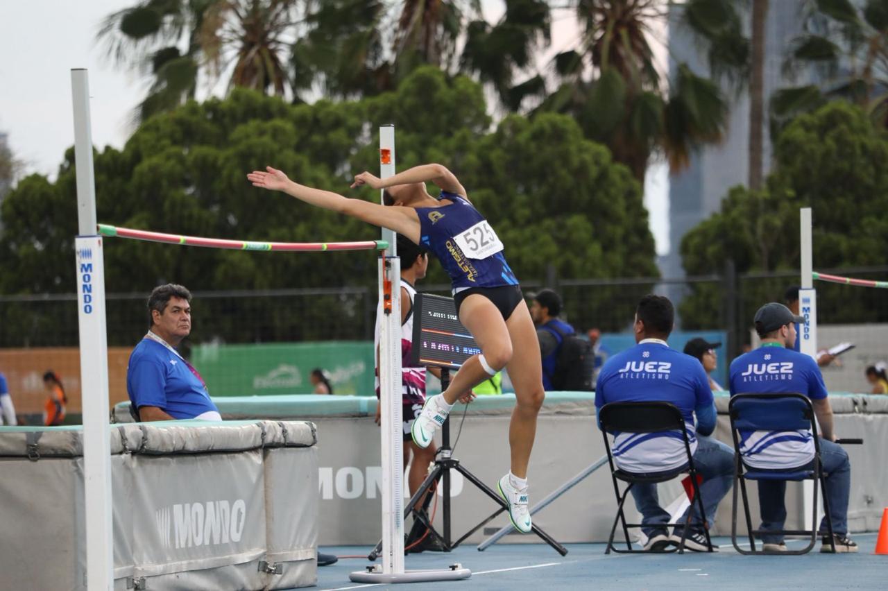 Historias de oro, plata y bronce se escribieron hoy en la pista de atletismo de CODE Revolución en Guadalajara, sede de las competencias de esta disciplina en la Olimpiada Nacional donde la delegación guanajuatense consiguió 5 medallas.