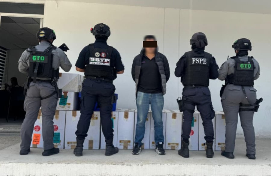 Aseguran autoridades estatales y federales cigarros y medicamentos presuntamente irregulares en León  