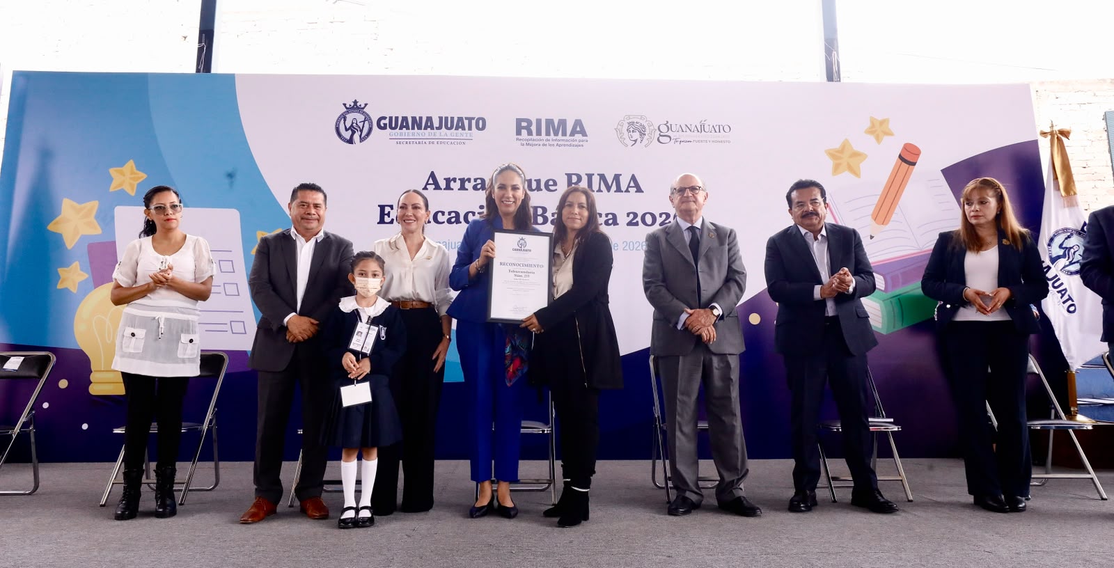 La educación es la mejor herramienta para construir el futuro de Guanajuato: Libia Dennise
