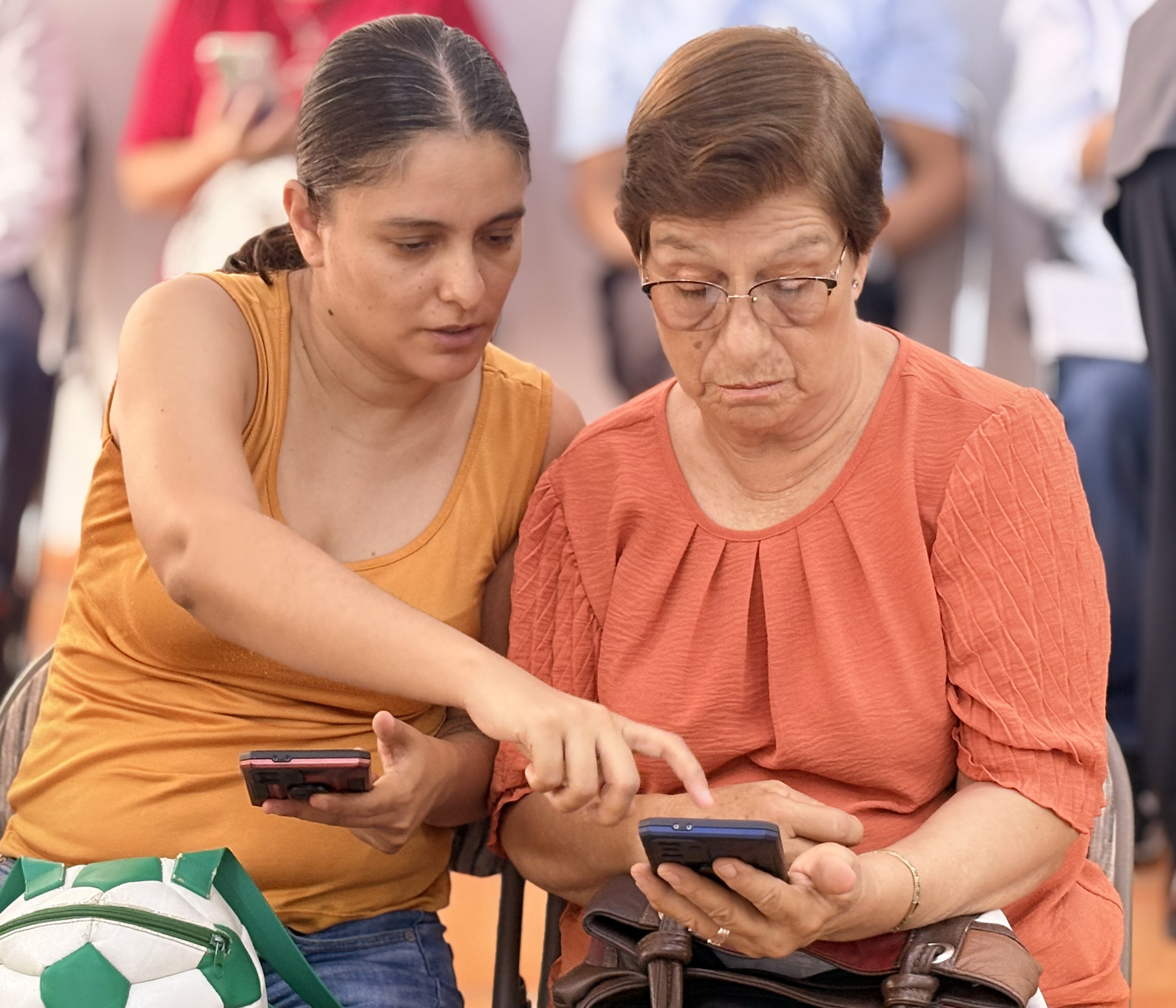 Lleva ISSEG capacitación digital a jubiladas y jubilados de todo el Estado