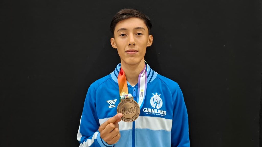 El guanajuatense Ian Emmanuel Guapo García escribió uno de los episodios más importantes de su vida deportiva al ganar una medalla de oro en taekwondo en la Olimpiada Nacional.