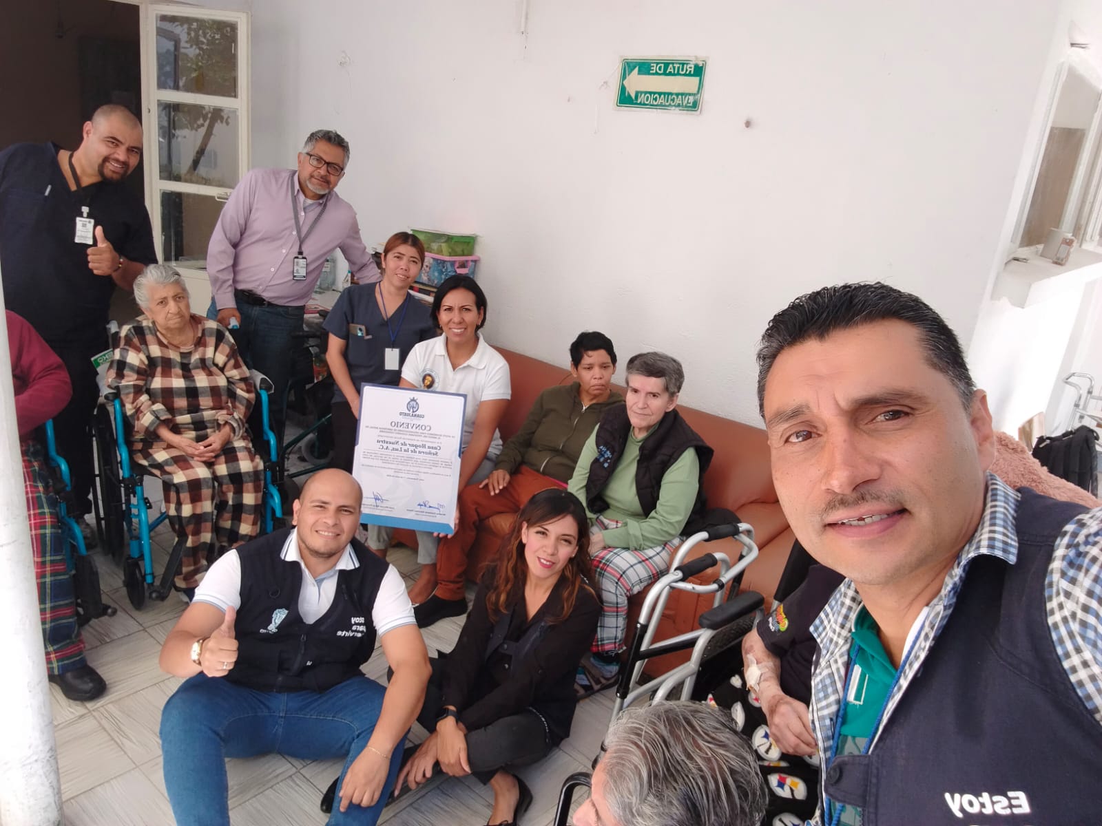 Contribuye DIF Estatal a mejorar instalaciones de casa hogar.