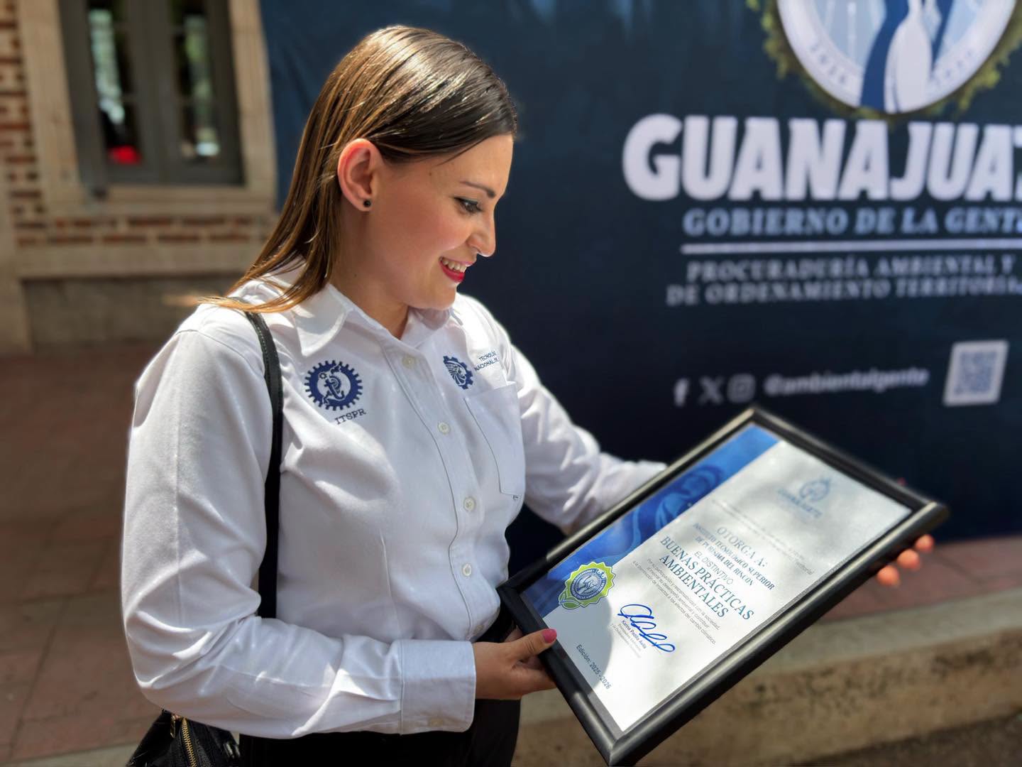 Procuradora Ambiental entrega Distintivos Buenas Prácticas Ambientales en Irapuato y León