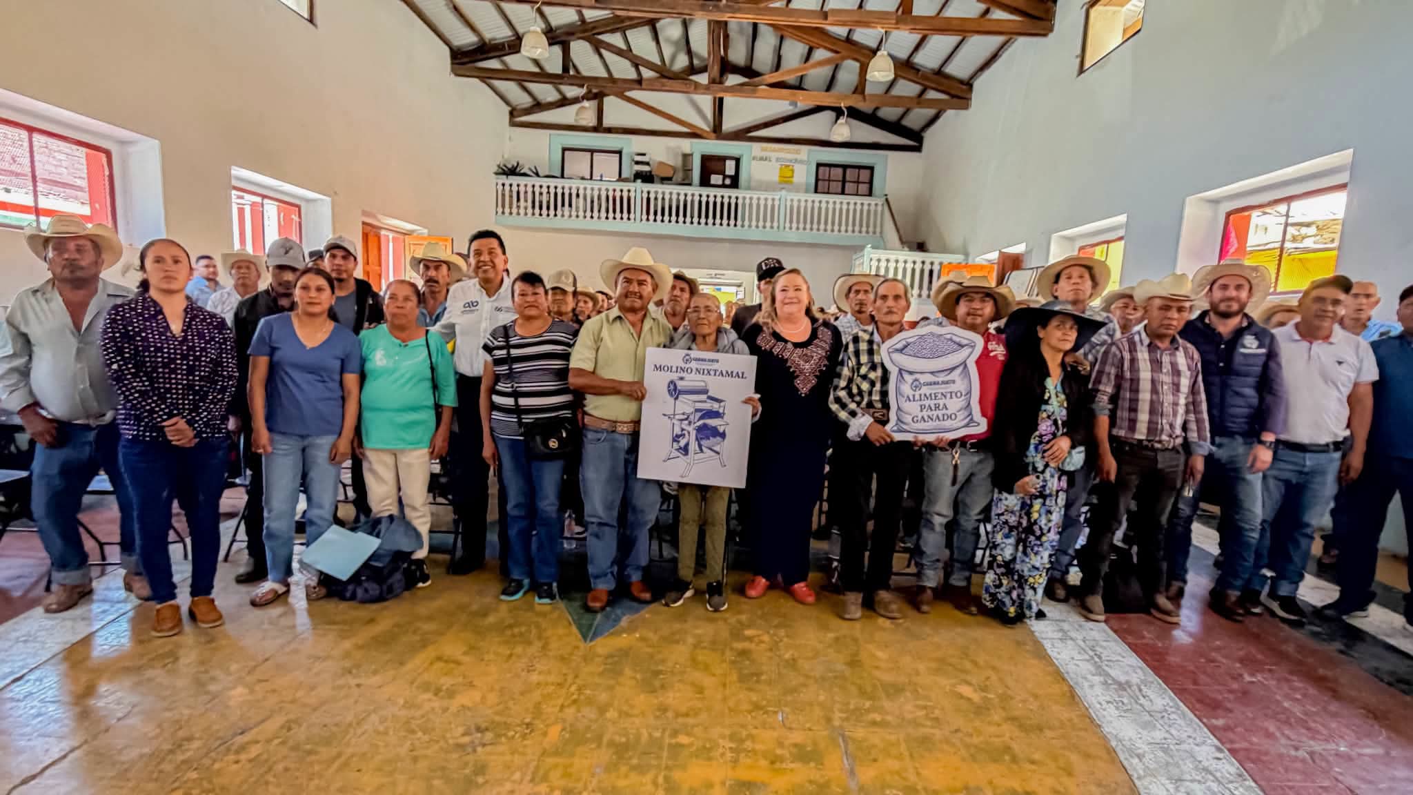 Gobierno de la Gente fortalece la productividad del campo con más de 2 millones de pesos en apoyos para familias y ganaderos de Xichú