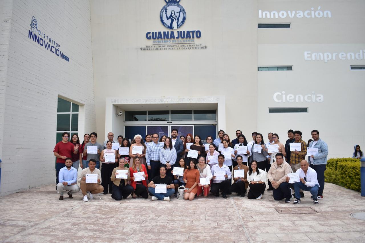 Demo Day Emprende & Eleva 2026