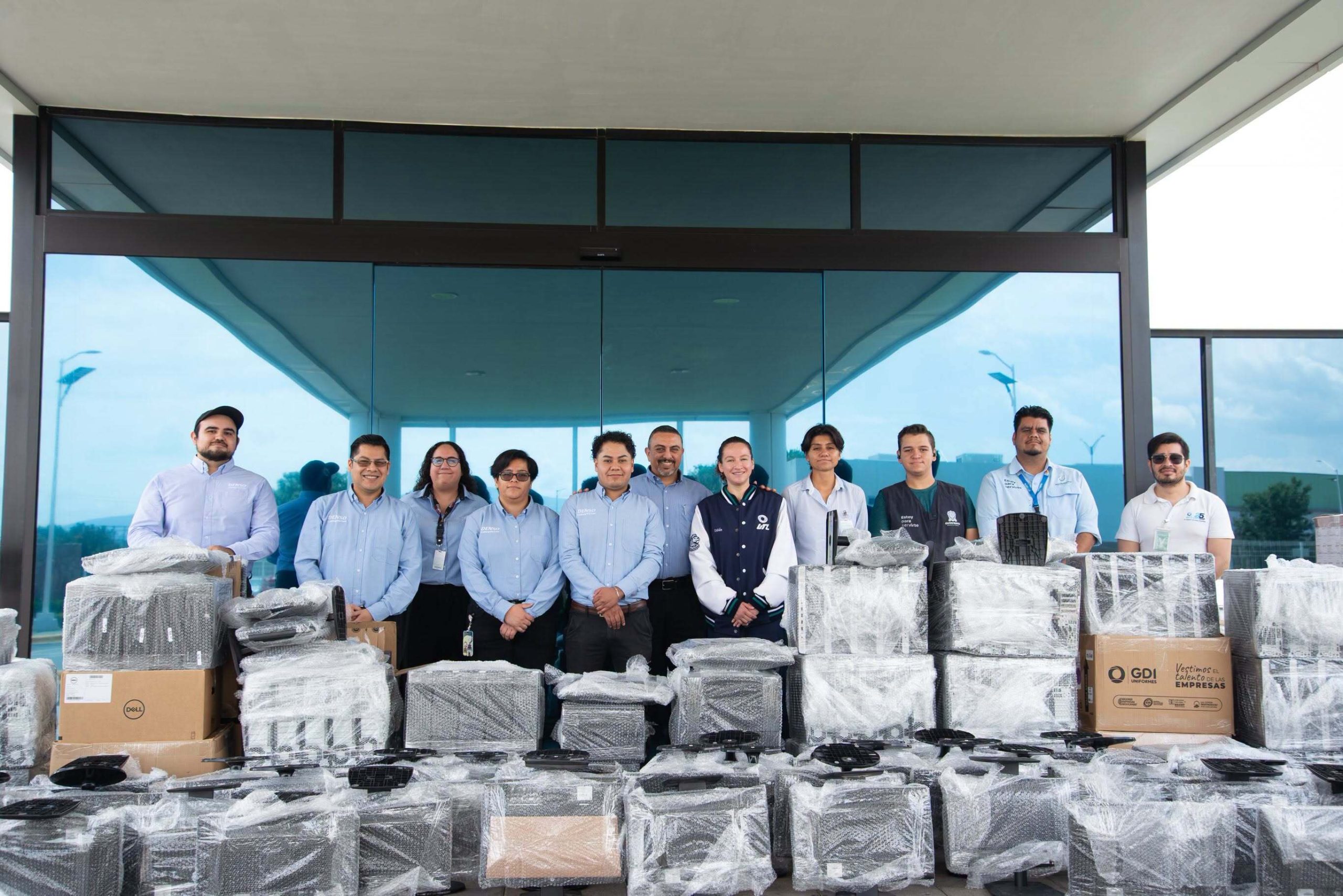 UTL y DENSO fortalecen su vinculación con donativo de equipo tecnológico