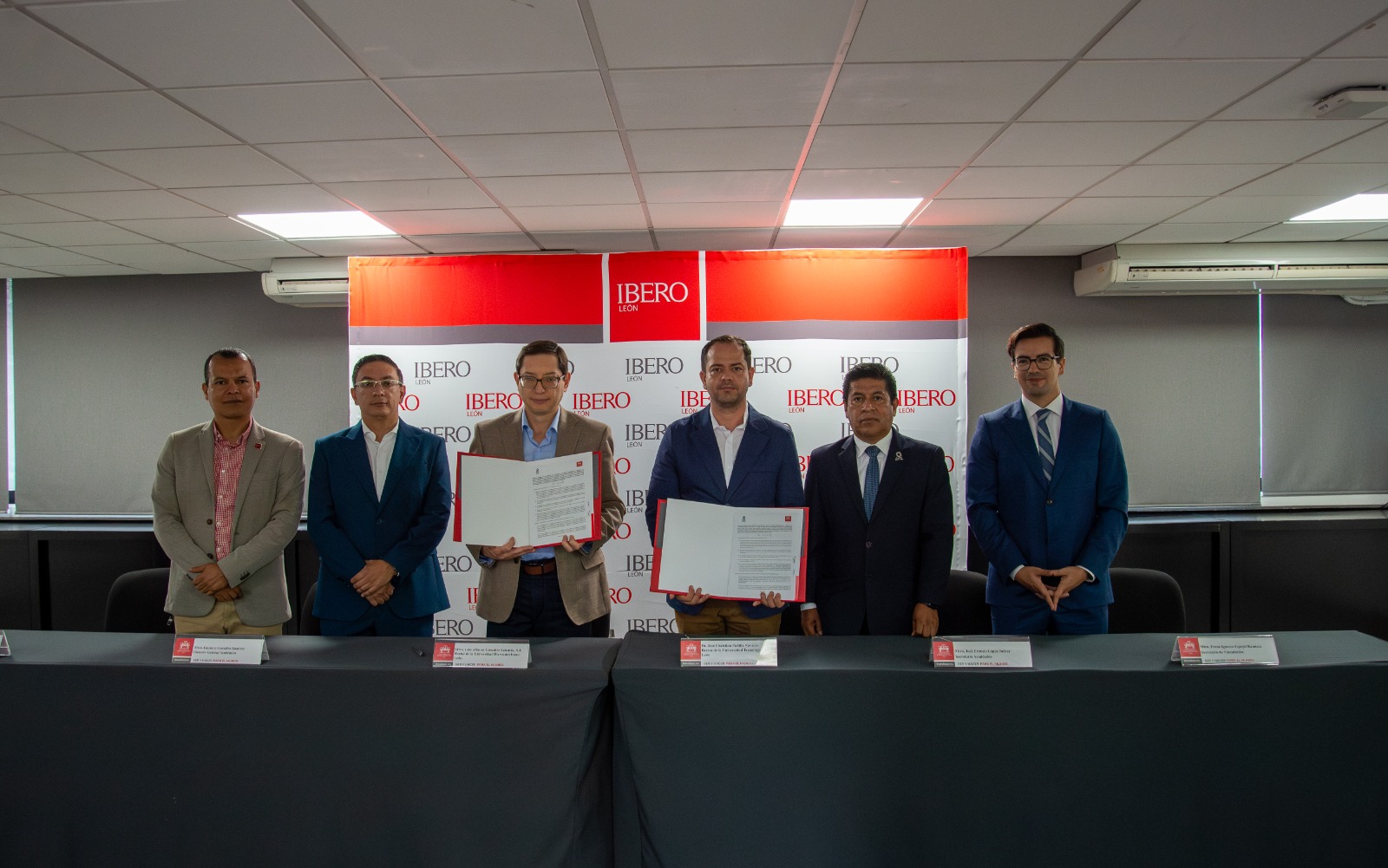 Firma de Convenio General de Colaboración entre UTL e Ibero León