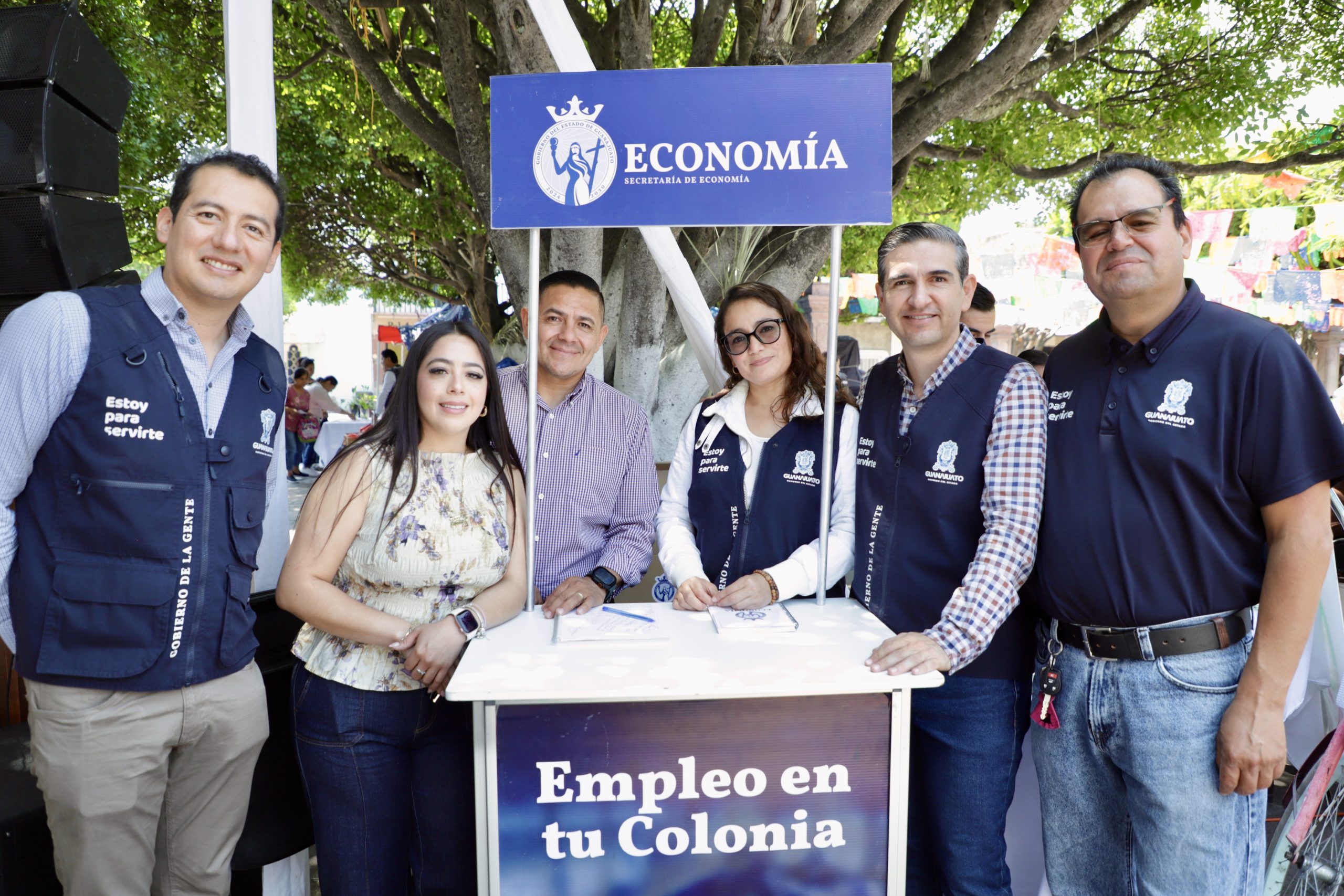 Acerca DIF Estatal programas y servicios estatales para fortalecer a las familias de Santiago Maravatío.