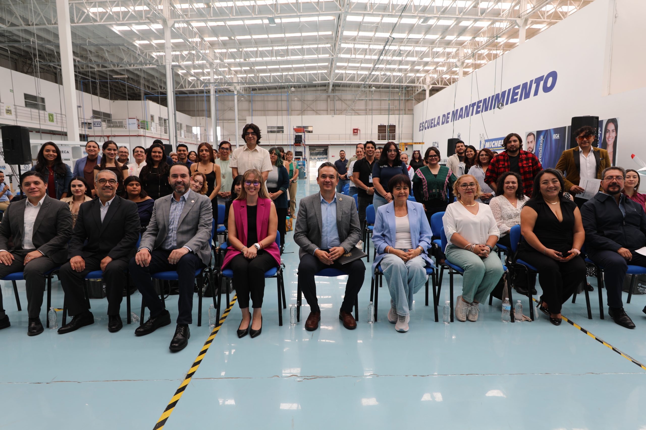 IECA fortalece la enseñanza de idiomas en Guanajuato