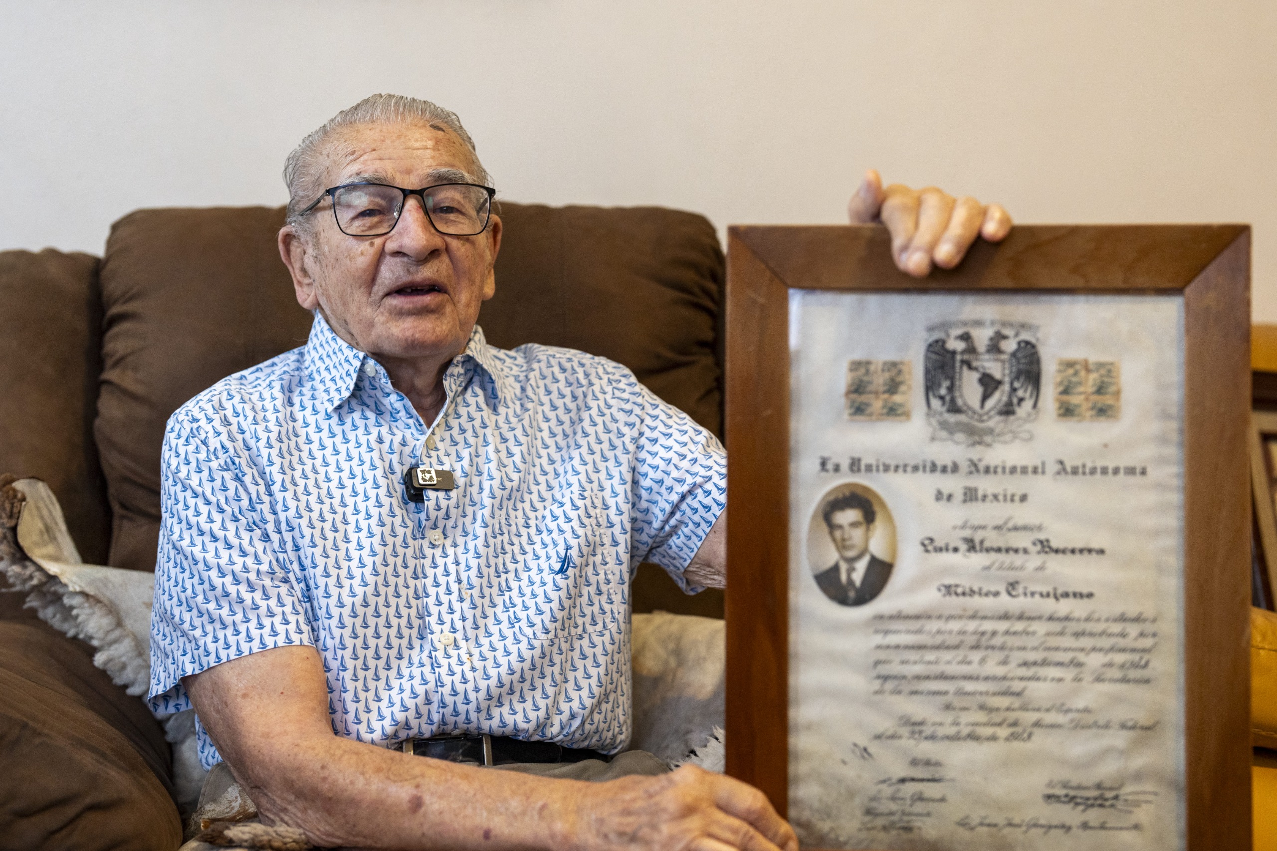 A sus 102 años, el primer cardiólogo de León comparte su ‘Receta para vivir’ un siglo.