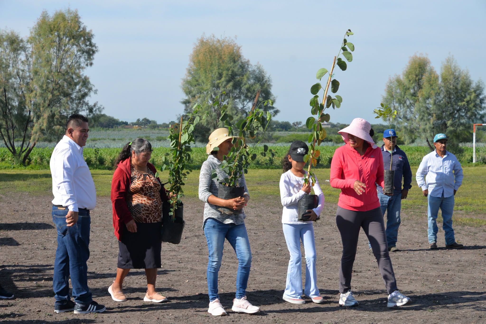 Gobierno de la Gente y Romita unidos por la naturaleza con la Jornada “Adopta un Árbol 2026”