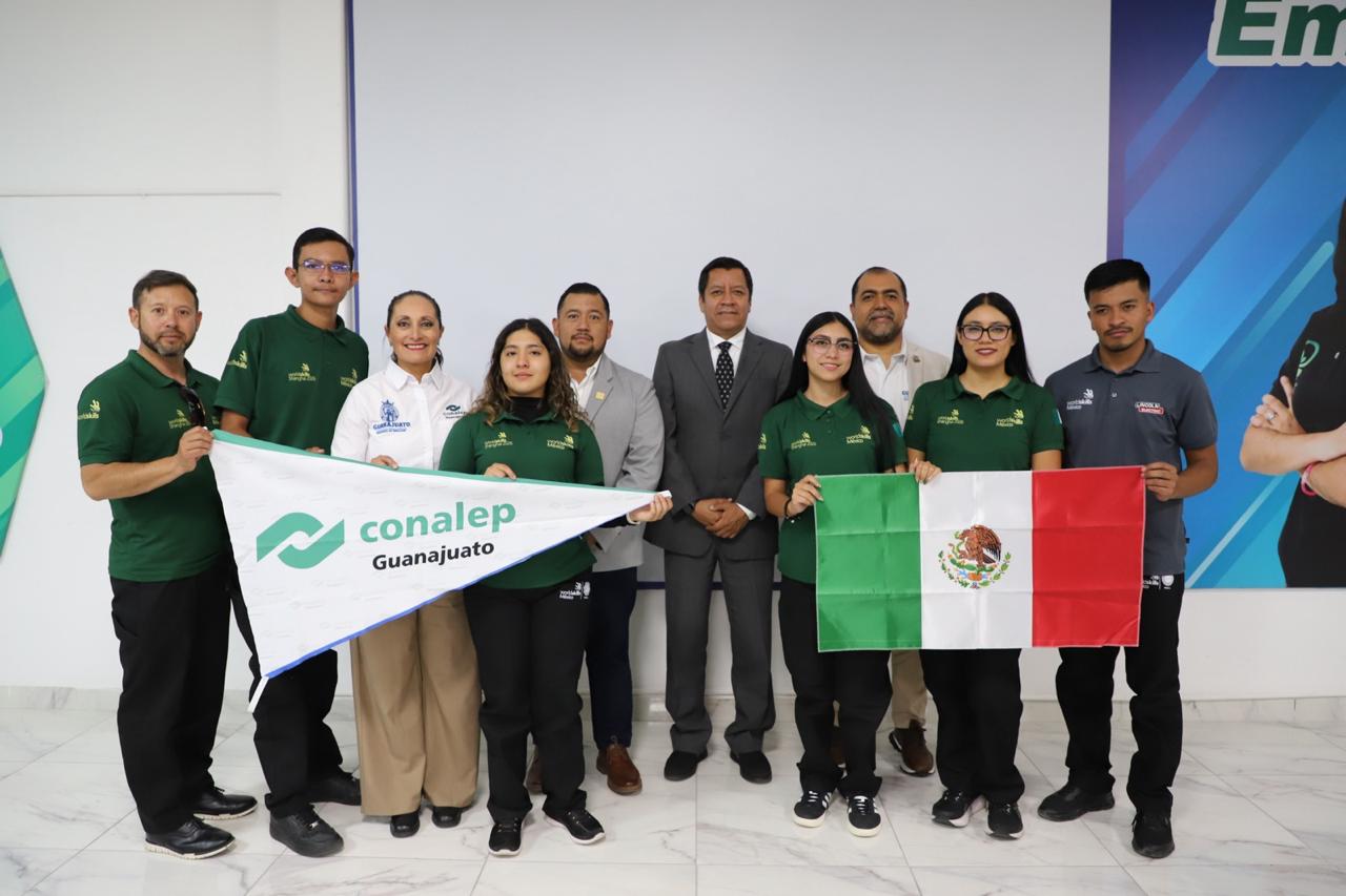 CONALEP Guanajuato abanderó a la delegación que representará a México en Worldskills Shanghái 2026