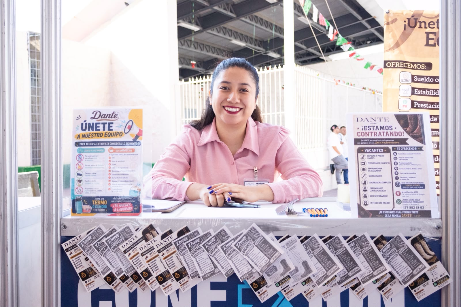 El Gobierno de la Gente acerca vacantes para fortalecer al sector cuero-calzado