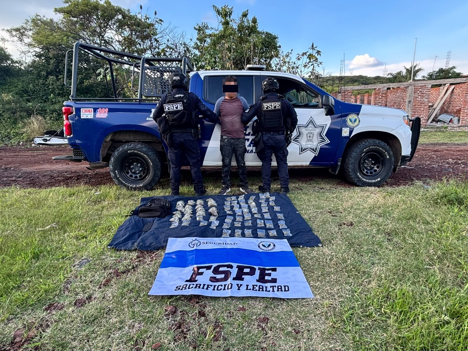 Detienen FSPE a tres personas y aseguran más de 3 mil dosis de presuntas drogas en Uriangato y Yuriria