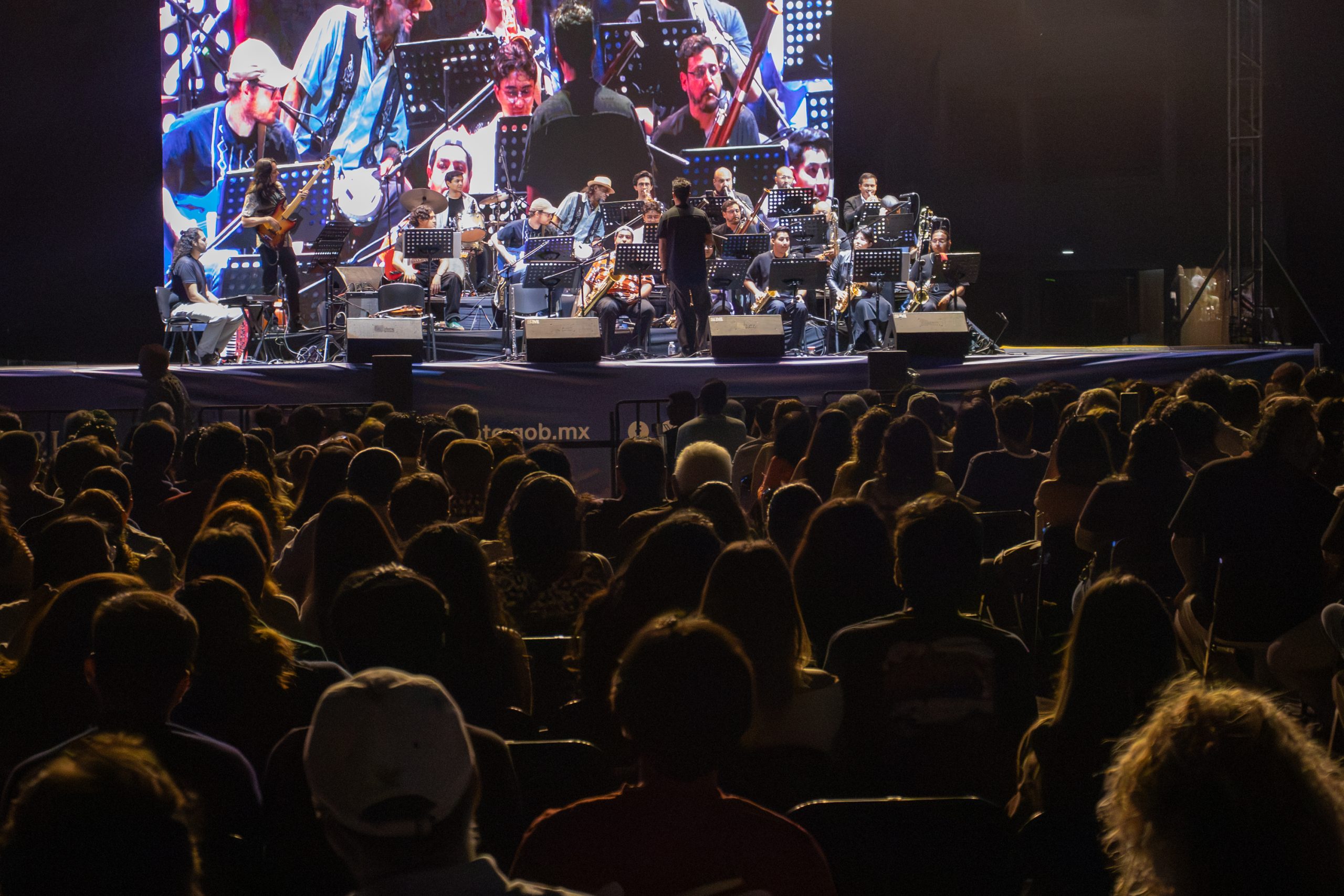Más de 10 mil personas hacen suyo el Forum en el arranque de su 20 aniversario