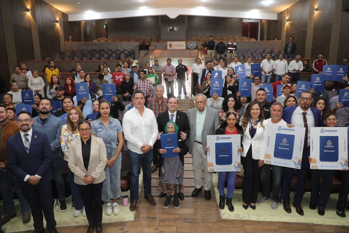 Refrenda Gobierno de la Gente su compromiso de avanzar en la regularización de viviendas y propiedades de las familias guanajuatenses