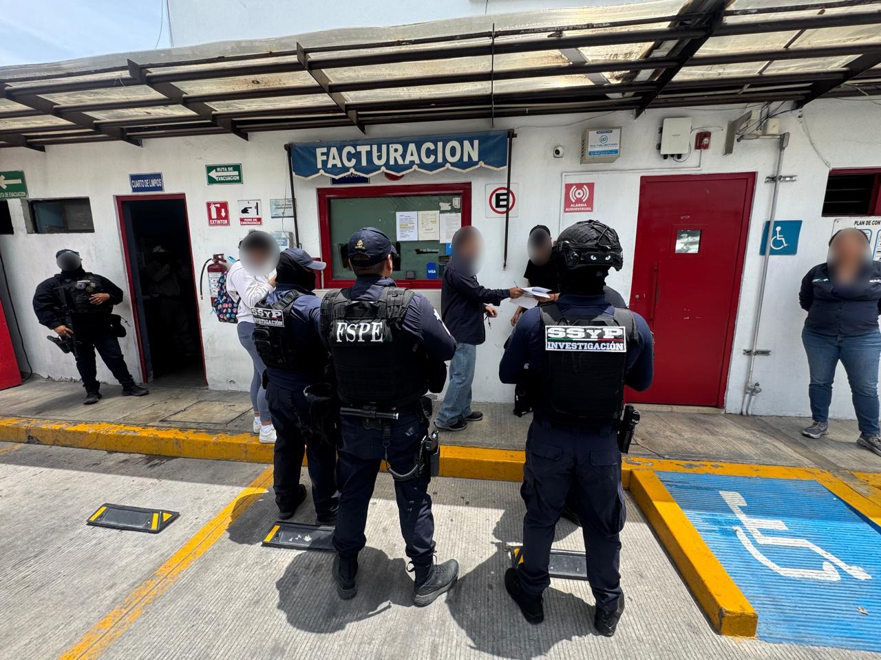 Inteligencia estatal lleva a cateo de estación de servicio en León por posible suministro irregular de combustible