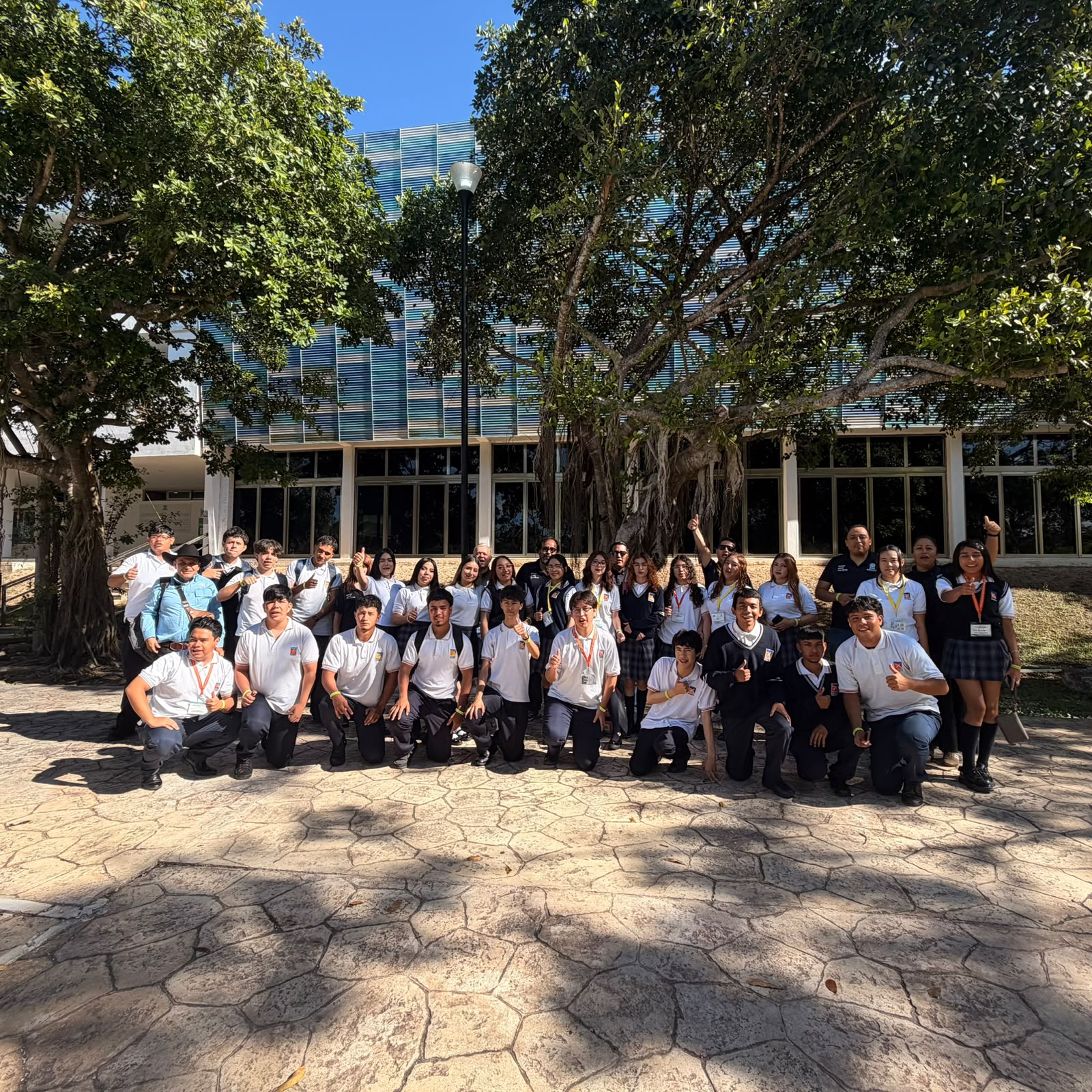 Estudiantes del Bachillerato SABES son reconocidos por su talento e innovación en concurso nacional de física