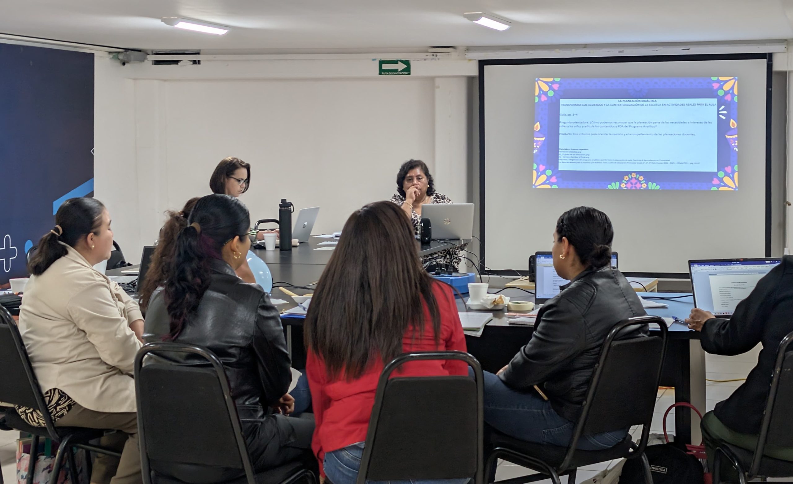 Docentes fortalecen la lectura y aportan su experiencia para construir mejores procesos de promoción magisterial