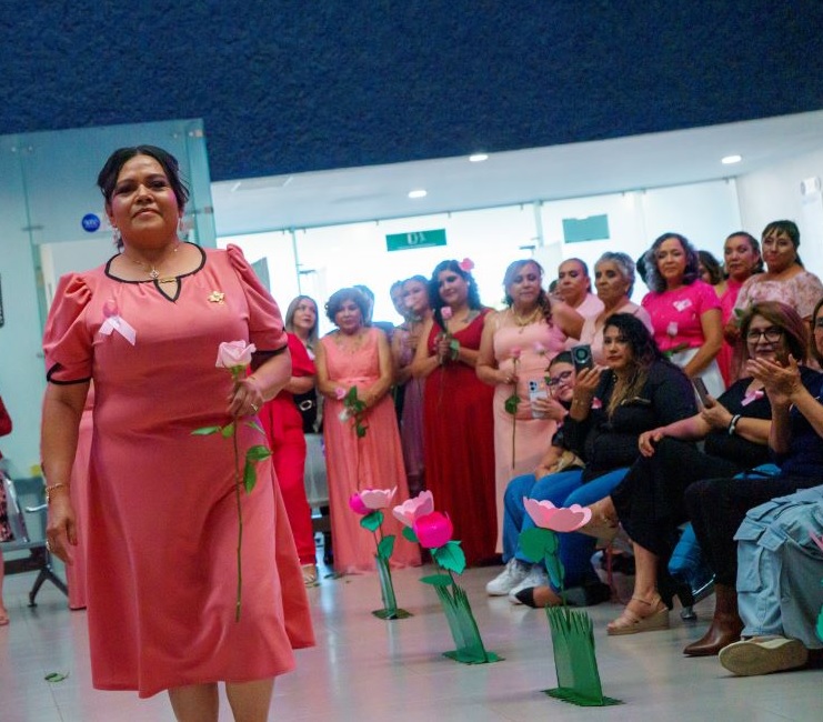 SSG presenta la Pasarela de Vida un homenaje a sobrevivientes de cáncer de mama.