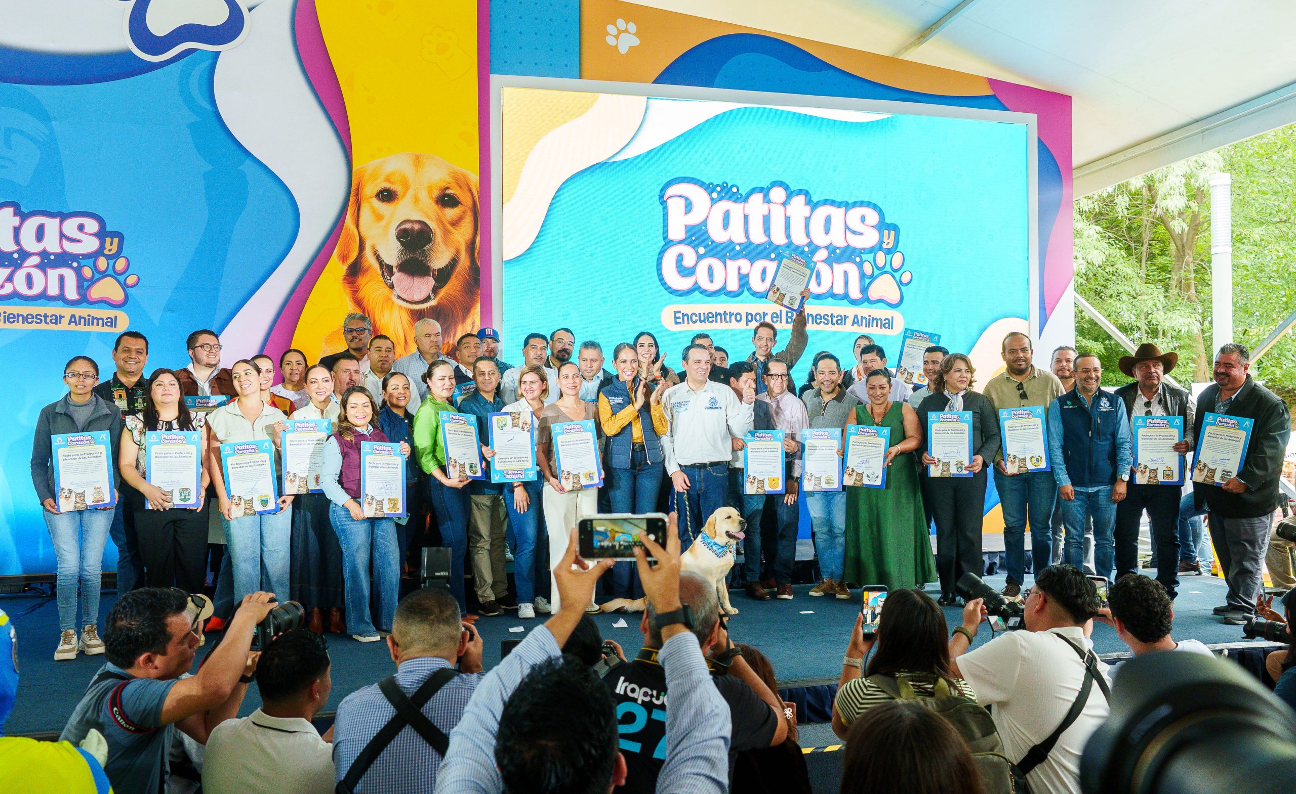 Firman Pacto para la Protección y Bienestar Animal en Encuentro Patitas y Corazón