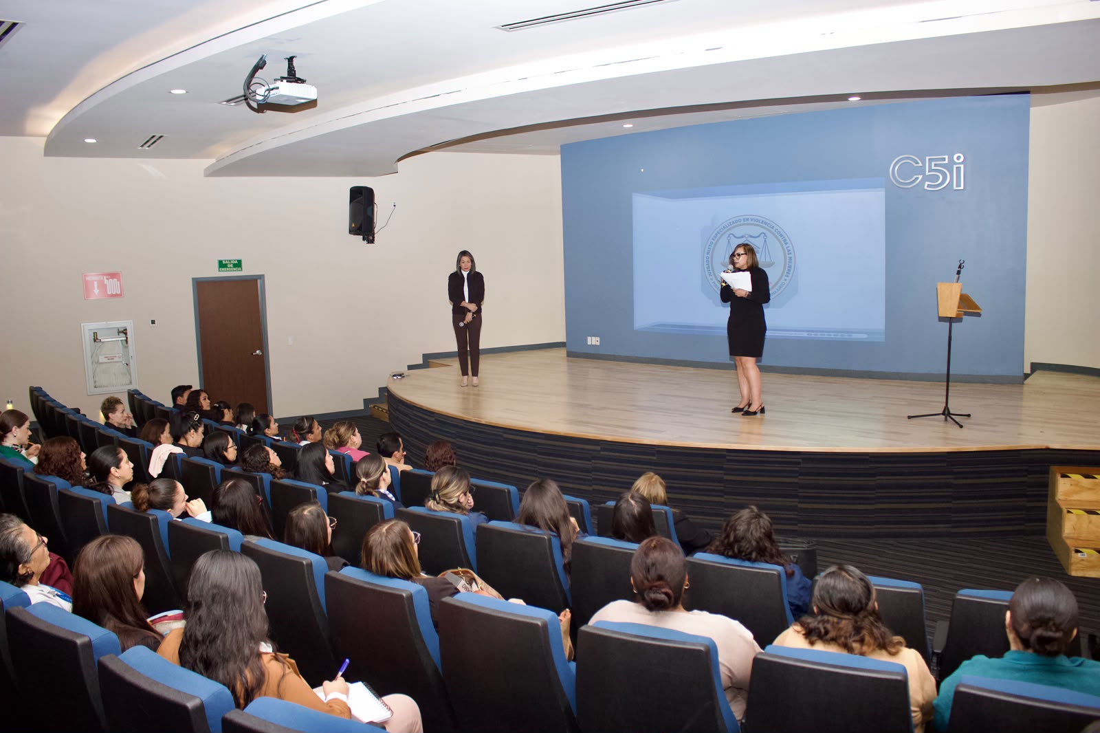 FORTALECEN LA ATENCIÓN A LAS MUJERES EN GUANAJUATO: EL GOBIERNO DE LA GENTE CAPACITA AL PERSONAL DE LOS 46 MUNICIPIOS 
