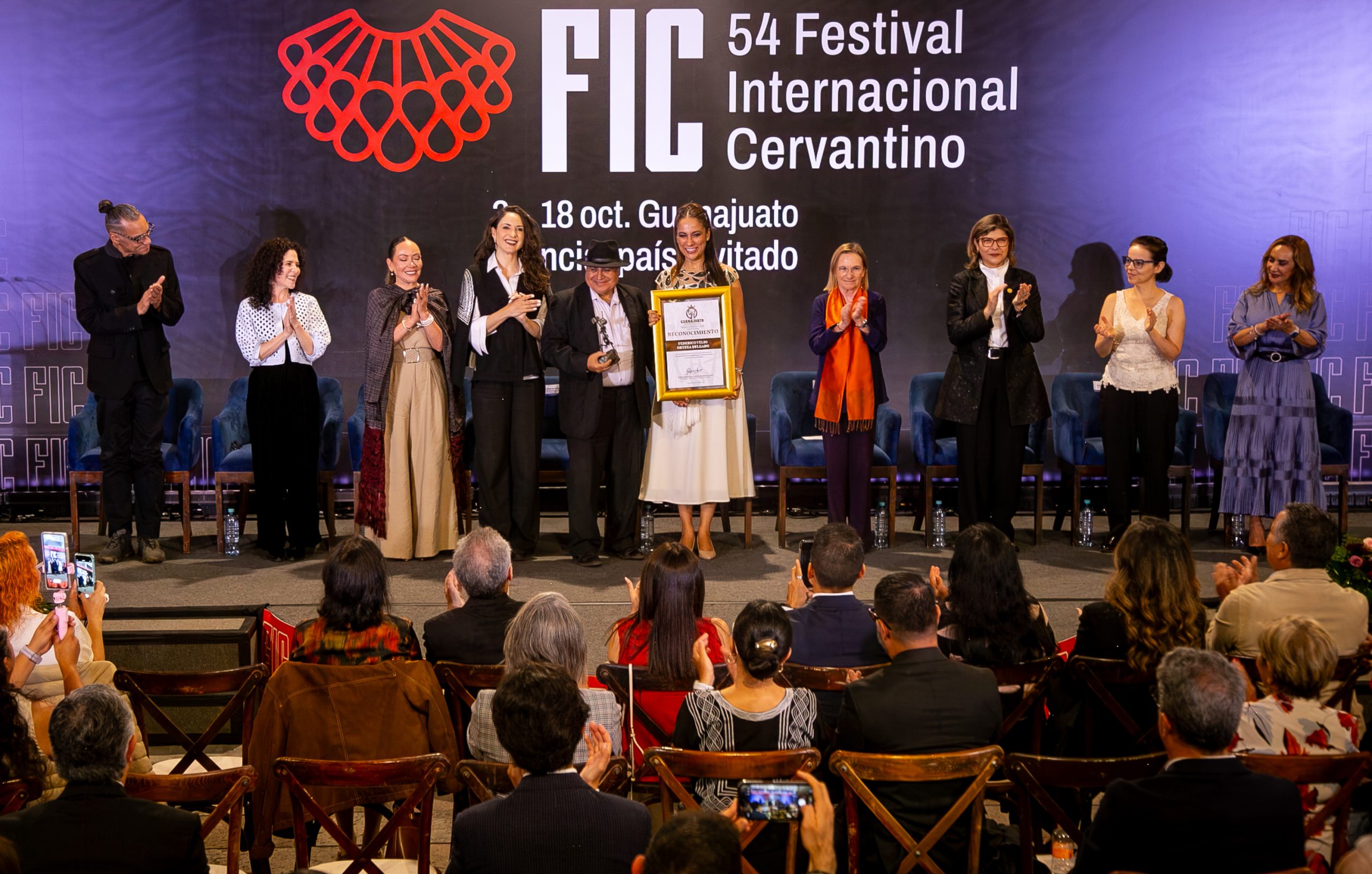 Reconocen al Cuarteto Latinoamericano, Velio Ortega y Sara Pinedo en la inauguración del Festival Internacional Cervantino