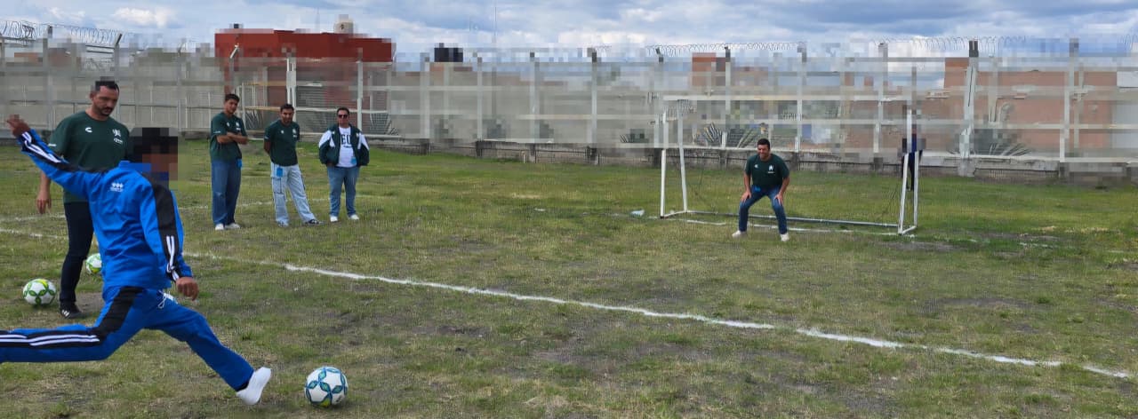 Inspiran porteros del Club León a adolescentes en su proceso de reintegración social 