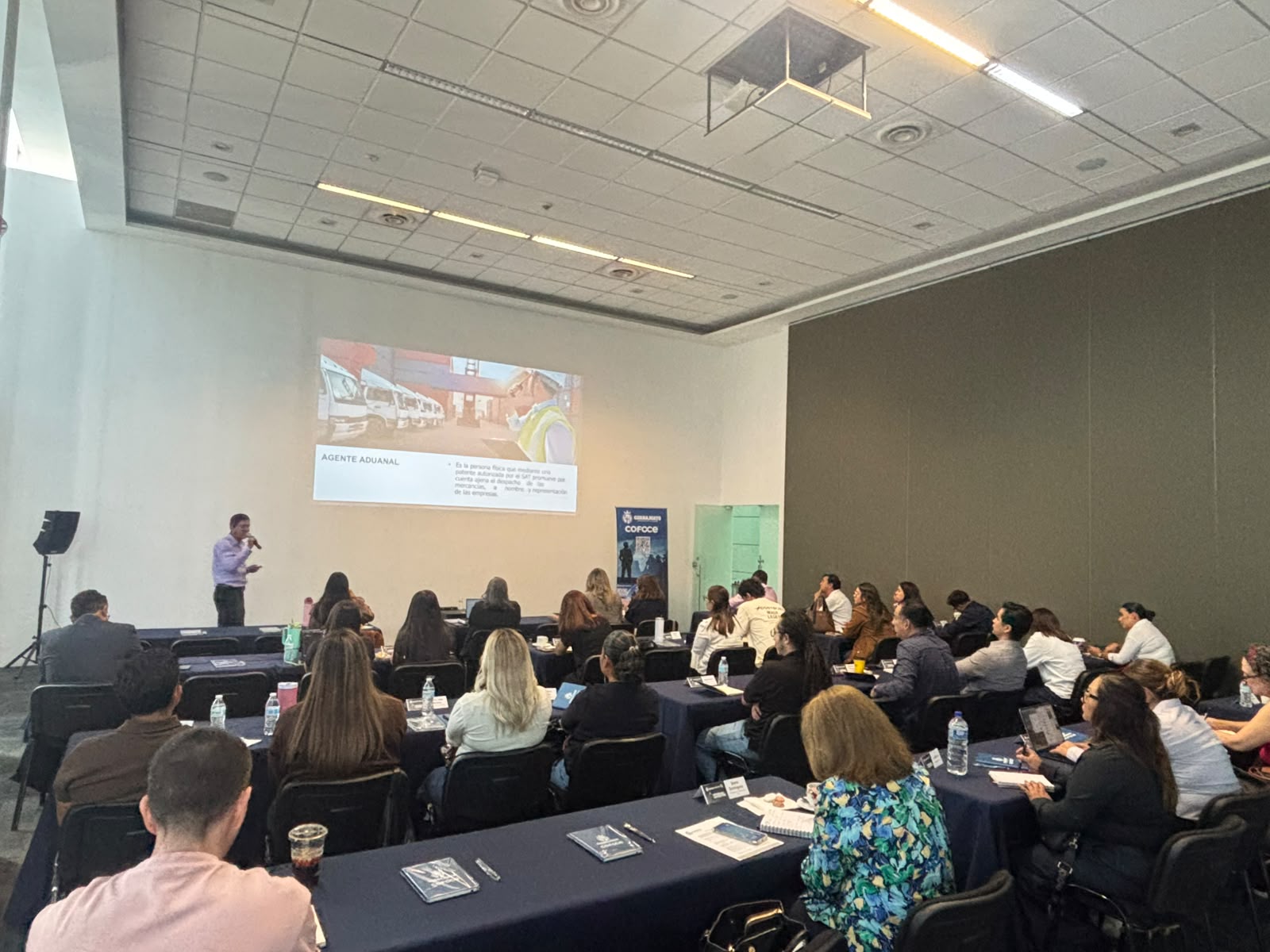 COFOCE inició una nueva edición presencial de Aprende a Exportar, programa que brinda herramientas prácticas para preparar a las empresas de Guanajuato para competir en mercado internacionales.