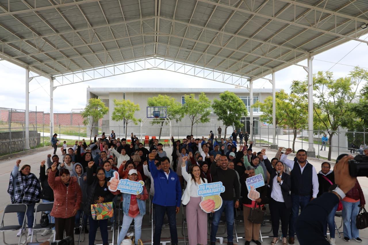 Un total de 86 personas de este municipio recibieron el apoyo de 7 mil pesos para darle un empuje inicial a sus negocios.